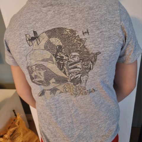 Star Wars T shirt str 9 år