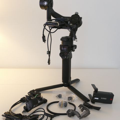 DJI RSC 2 Pro Combo – gimbalpakke for ditt kamera.