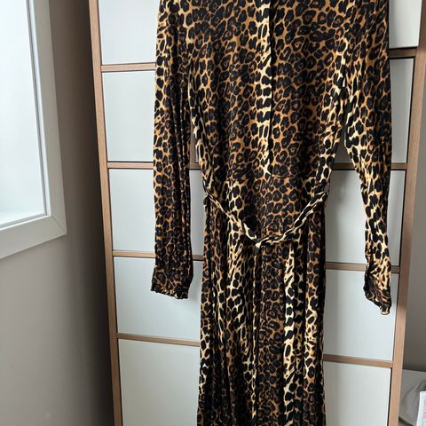 leopard kjole JUST Female