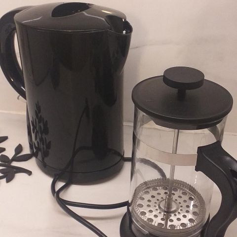 Vannkoker 1,7 l og kaffepress kanne