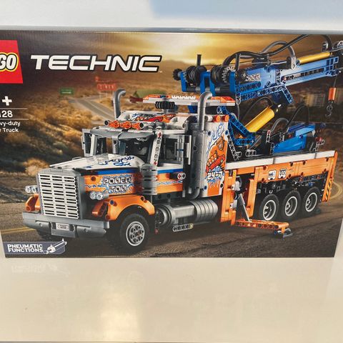 Lego Technic 42128 Heavy-Duty Tow Truck