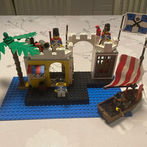 Vintage Lego 6267 Lagoon Lock-up