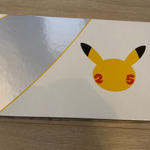 Pokemon - Celebrations Ultra Premium Collection (tom eske)