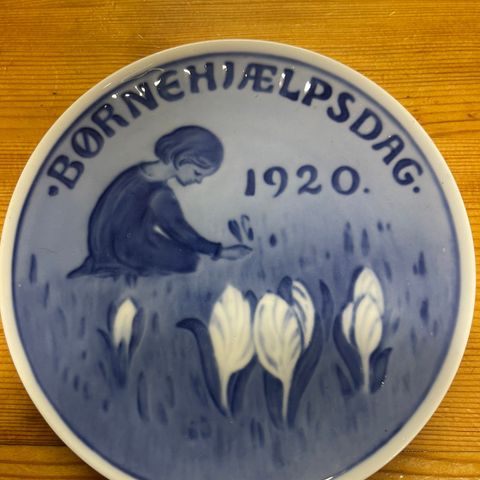 Royal Copenhagen Platte Børnehjælpsdagen 1920 12,5 CM
