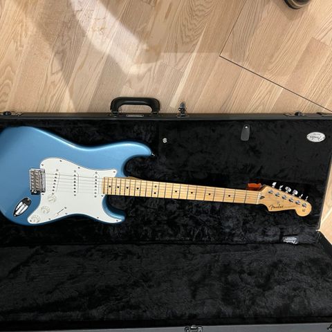 Fender Player 75th Stratocaster med Fender kasse!