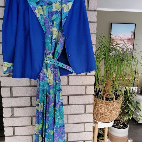 Nydelig vintage retro blå grønn blomstrete drakt kjole og jakke