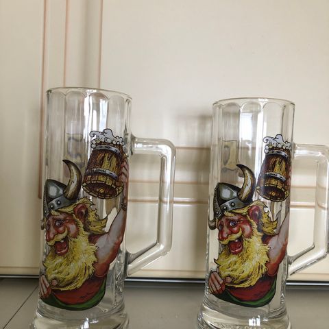 2 spesielle ølglass 3 dl