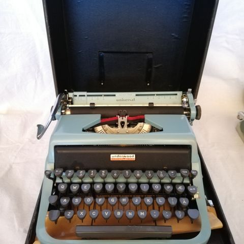 Underwood golden touch universal reiseskrivemaskin