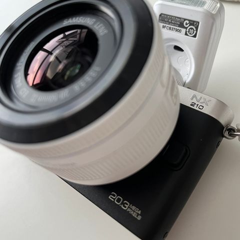 Samsung NX210 systemkamera med tilbehør