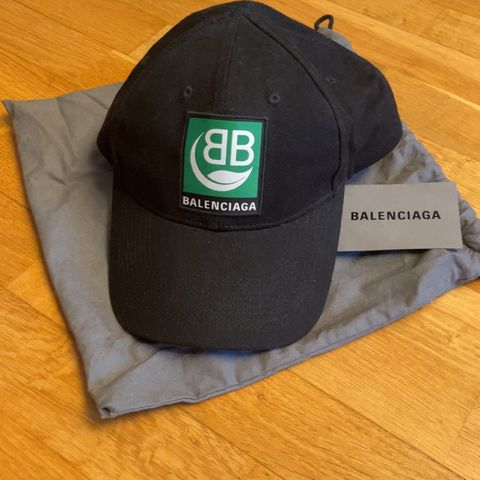 Ubrukt sjelden Balenciaga caps til salgs