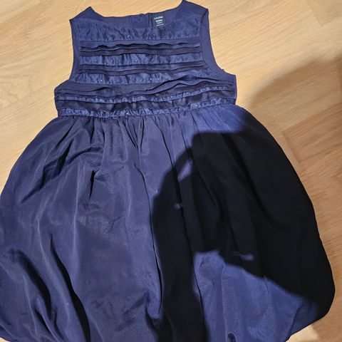 Nydelig kjole i mørkeblå fra GAP
