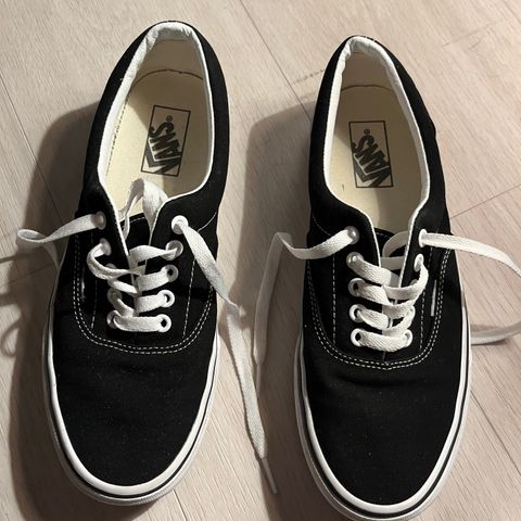 Vans Era