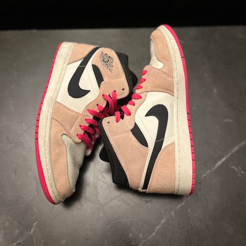 Jordan 1 Mid Crimson Tint