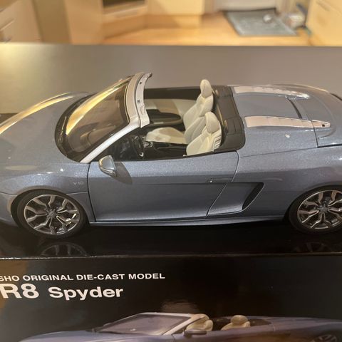 Kyosho 1:18 Audi R8 Spyder