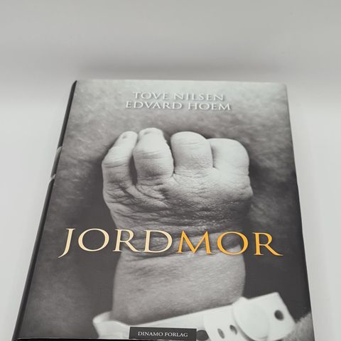 Jordmor - Tove Nilsen, Edvard Hoem