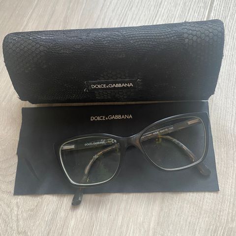 Dolce & Gabbana Brille med etui og pusseklut / D&G glasses with etui