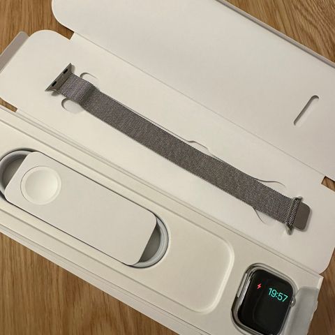 Apple Watch 8 Series, 41mm