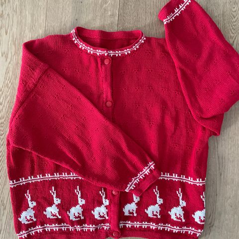 Rød strikket jakke/cardigan