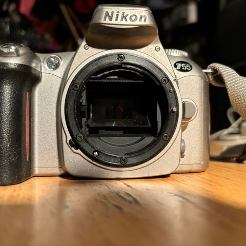Nikon F55 kamerahus