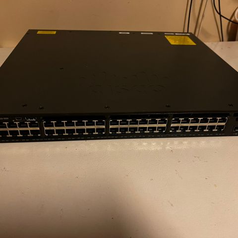 Cisco  catalyst 3650 48 port gigabit + 4sfp  switch