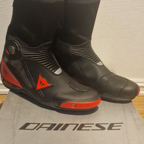 Dinese Axial Gore-Tex Nyy!!! Størrelse 44 !!!Carbon