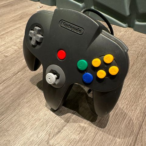 Nintendo 64 kontroll holder