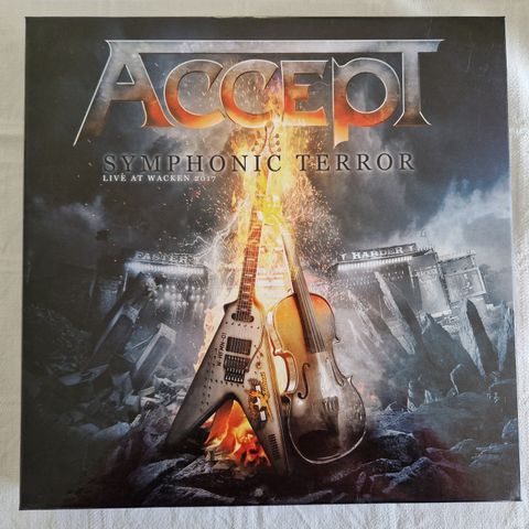 NM/NM Accept LP Boks Symphonic Terror Live at Wacken 2017