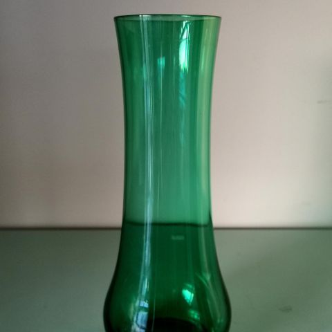 Vintage grøn glassvase, Riihimäen lasi, design Tamara Aladin