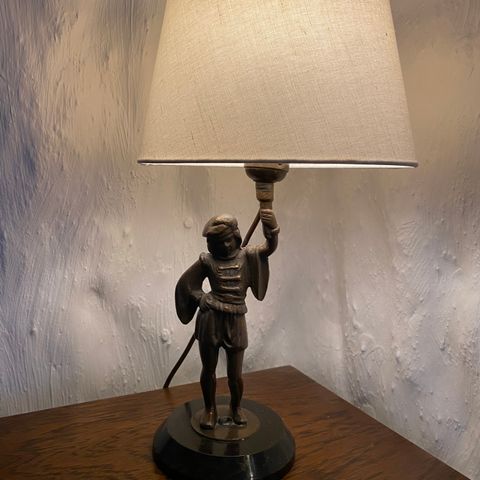 Vintage bordlampe med bronsefigur