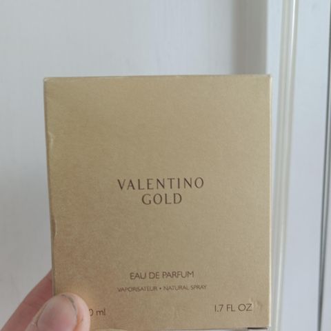 Valentino Gold by Valentino Eau De Parfyme 50 ml.