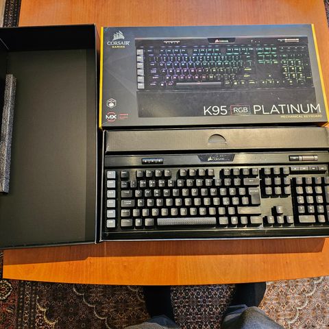 Corsair  K95 Platinum Cherry MX Speed