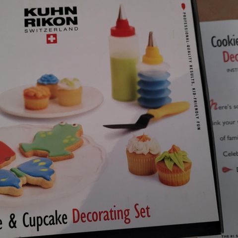 Baking: Cookie & Cupcake decorating set