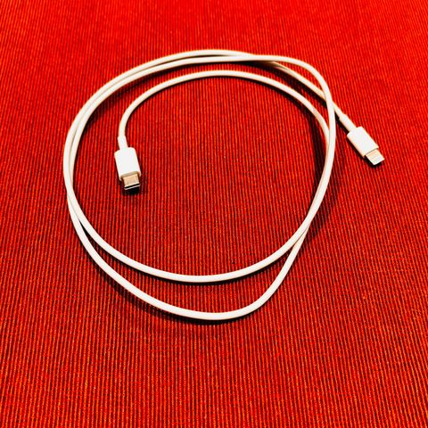 APPLE USB-C TIL LIGHTNING KABEL/CABLE 1 M