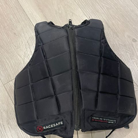 Racesafe ridevest str M for barn