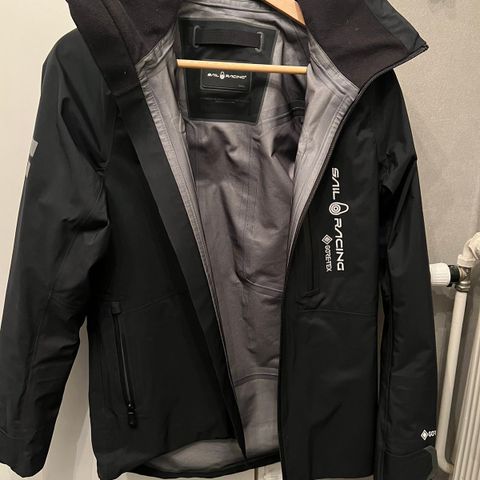 Sail Racing Reference Jacket Pro, S (Dame) /regnjakke