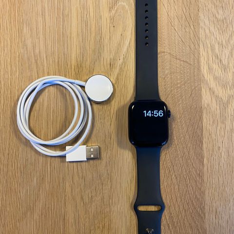 Apple Watch 8, 45 mm - kun brukt 2 ganger!