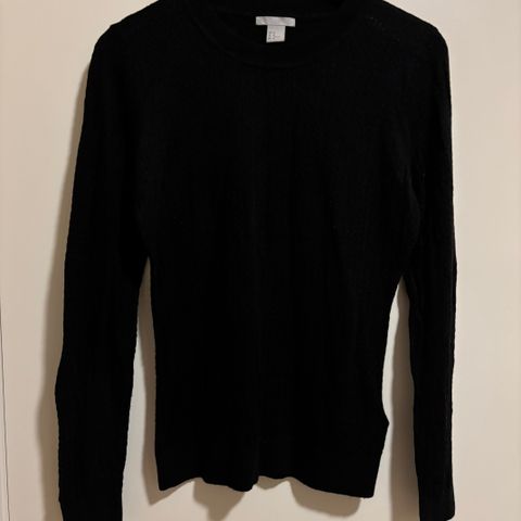 H&M myk  svart genser i tynn strikk str. M