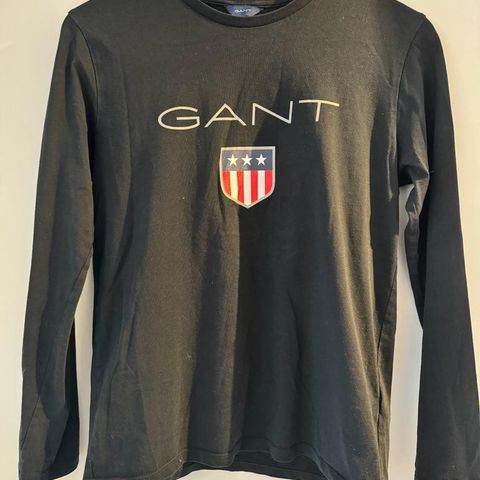 Gant - svart t skjorte long sleeve. 13 14 år