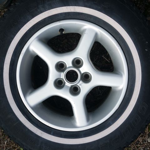 Lettmet / Alufelger VW Audi Mercedes etc 5 x 112 med hvitsidedekk