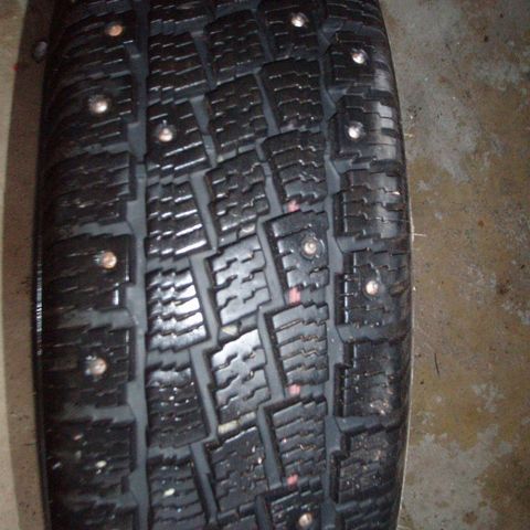 Piggdekk 185 R 14 C Hankook Zovac