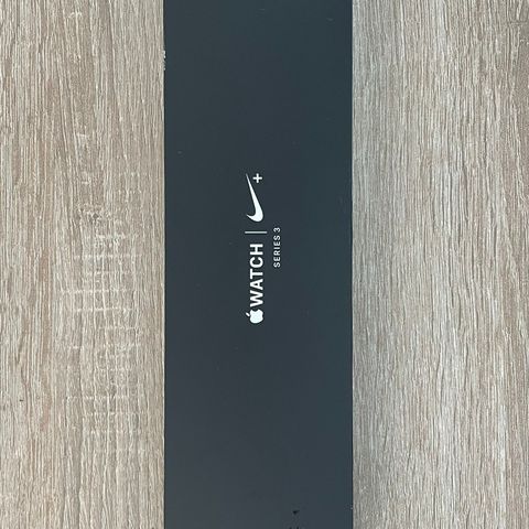 Apple watch 3 • Nike • 42mm aluminium