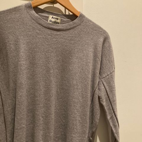 Grå genser fra Acne
