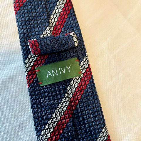 An Ivy grenadine slips i rødt, hvitt og blått 450