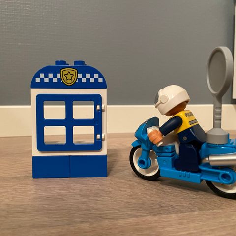 Duplo politimotorsykkel