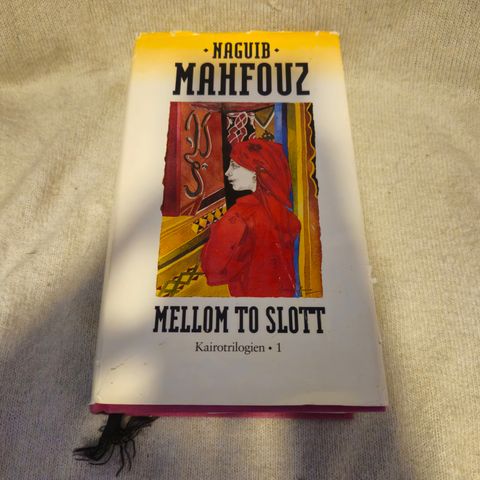 Mellom to Slott - Naguib Mahfouz