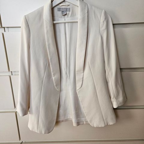 Pent brukt blazer fra H&M. Str.36