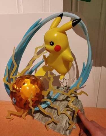 Pokemon statue med lys, Pikachu