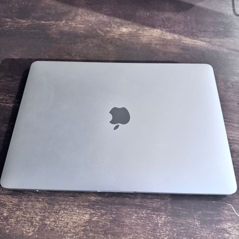 Macbook Pro 2022 13” 256GB