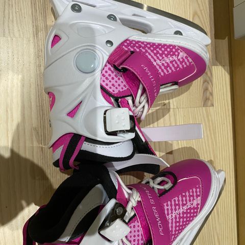 Ice skates adjustable