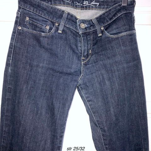 Levis str 25/32